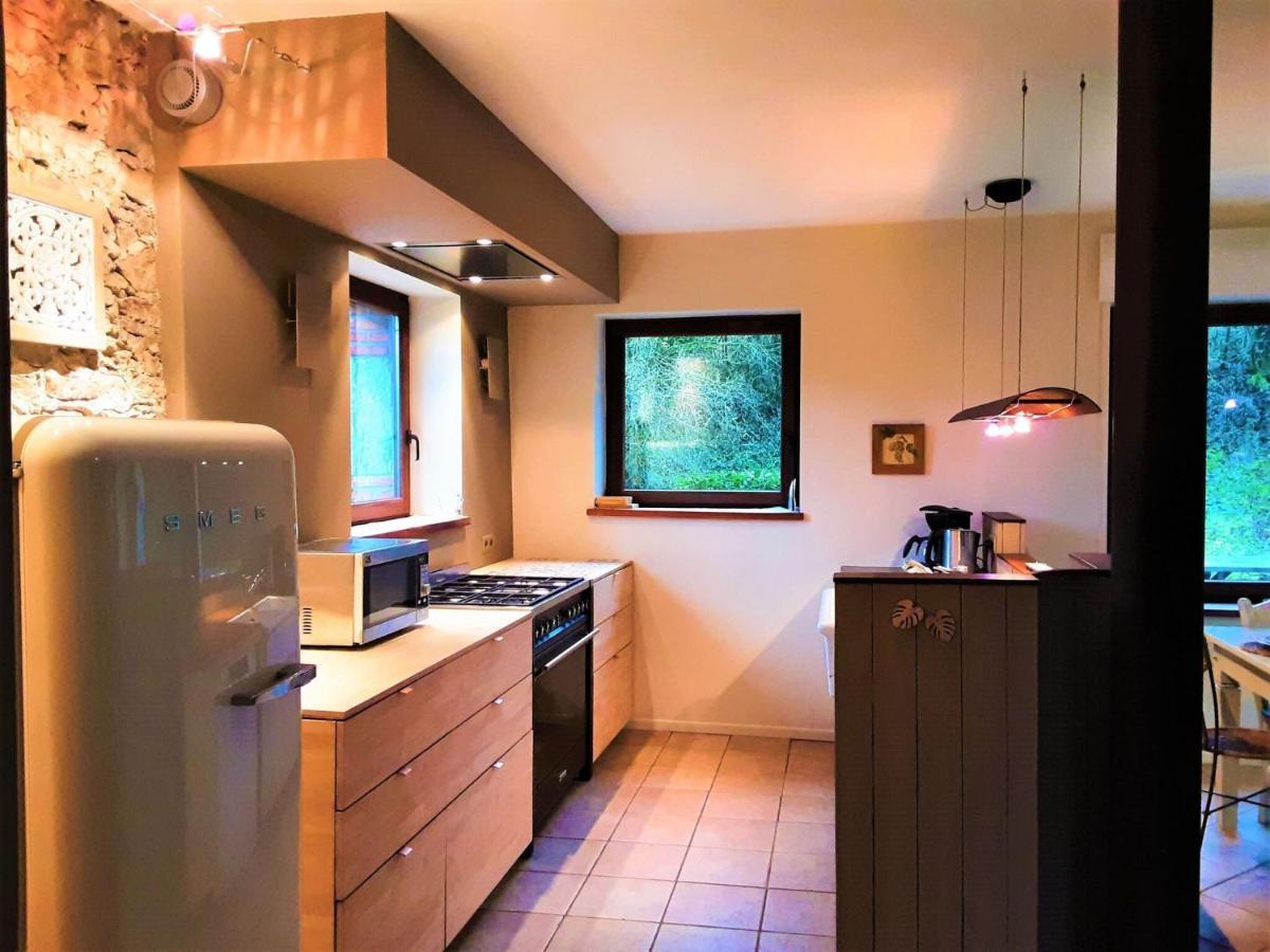 Quaint Holiday Home In Robechies Amid Meadows Chimay Exterior photo